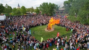 Edirne’de 100 bine yakın ziyaretçinin katılımıyla ‘Kakava ateşi’ yandı
