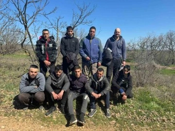 Edirne’de Jandarma Ekipleri Tarafından 9 Kaçak Göçmen Yakalandı