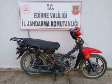 Edirne’de motosiklet hırsızları yakalandı
