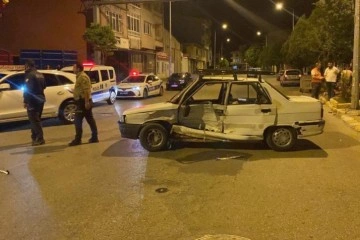 Edirne'de ilginç kaza: Kazaya karışan iki sürücü kaçtı