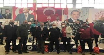 Edremitli Boksör Yaren Düztaş Türkiye şampiyonu oldu