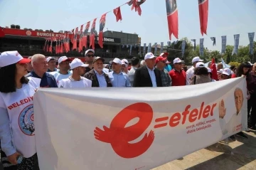 Efeler Belediyesi, 1 Mayıs yürüyüşüne katıldı
