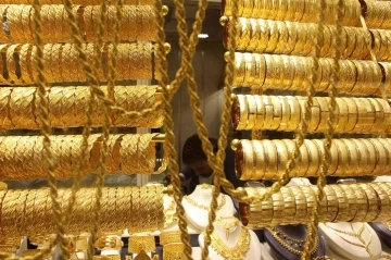 Elazığ’da sahte altın ile kuyumcunun dolandırılma anı kameralara yansıdı
