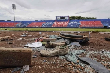 Endonezya’da futbol maçında çıkan izdihamda 32 çocuk hayatını kaybetti
