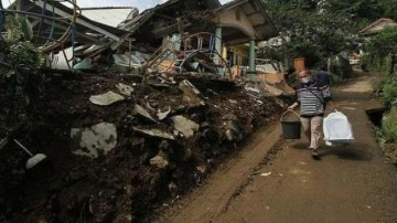 Endonezya'ya acil yardım çağrısı