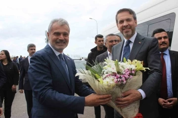 Enerji Bakanı Alparslan Bayraktar’dan Hatay’a bayram ziyareti
