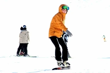 Ergan Dağı Kayak Merkezi’nde kayak sezonu sürüyor
