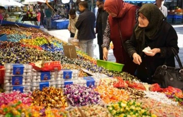 Erzincan'da Bayram Şekerleri ve Çikolatalar Rağbet Görüyor