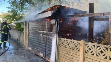 Erzincan’da garajda çıkan yangın korkuttu
