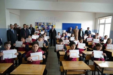 Erzincan’da öğrenciler karne heyecanı yaşadı
