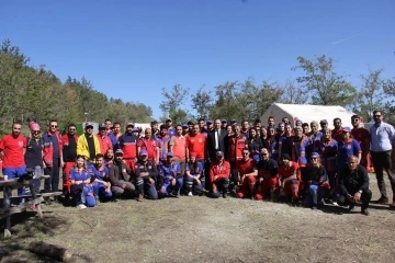 Erzincan’da UMKE gönüllüleri zorlu eğitimden geçti

