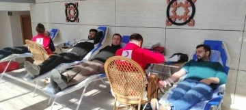 Erzincan Havalimanı Personeli Kızılay'a Kan Bağışladı