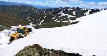 Erzincan’da mayıs ayında karla mücadele