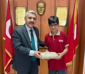 Erzincanlı öğrenci bursluluk sınavında 500 puan alarak Türkiye birincisi oldu
