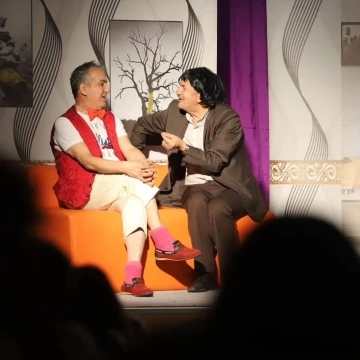Erzurum Şehir Tiyatrosu    “Sosyete” adlı oyunla Türkiye turnesinde
