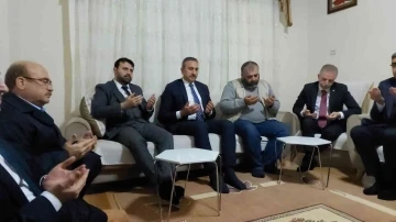 Eski Adalet Bakanı Gül’den şehit öğretmenin ailesine ziyaret
