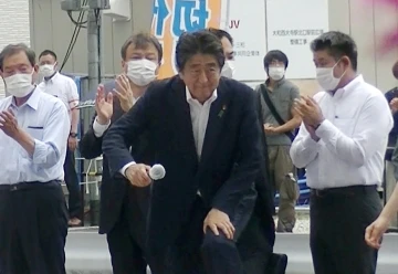Eski Japonya Başbakanı Abe’nin katilinin evinde, çok sayıda silah ele geçirildi
