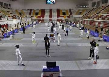 Eskrim Türkiye Şampiyonası, Sivas’ta başladı

