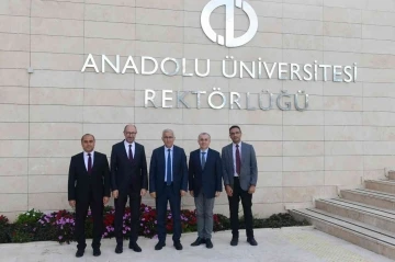 ESOGÜ Rektörü Prof. Dr. Çolak’tan Anadolu Üniversitesi’ne ziyaret
