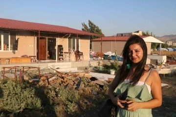 Evleri yıkılan depremzedelerin, sıcak yuva hayallerini çaldılar
