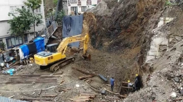 Eyüpsultan’da toprak kayması nedeniyle 2 bina boşaltıldı
