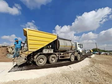 Eyyübiye’nin batı kırsalında asfalt çalışmaları devam ediyor
