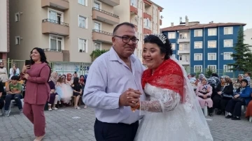 Fedakar baba kızının düğün hayalini gerçekleştirdi
