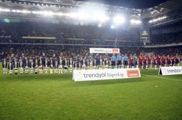 Fenerbahçe, Deplasmanda Sivasspor'u Devirmeye Hazırlanıyor