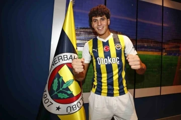 Fenerbahçe, Omar Fayed ile 4 yıllık sözleşme imzaladı
