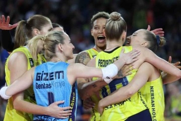Fenerbahçe Opet Kadın Voleybol Takımı AXA Sigorta Kupa Voley Finalinde Şampiyon Oldu