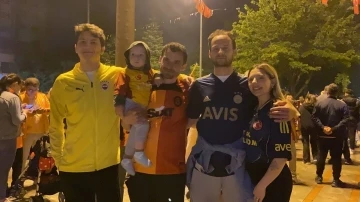 Fenerbahçeli çift Galatasaray’ın şampiyonluk kutlamalarına katıldı
