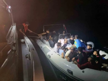 Fethiye açıklarında 23 düzensiz göçmen yakalandı
