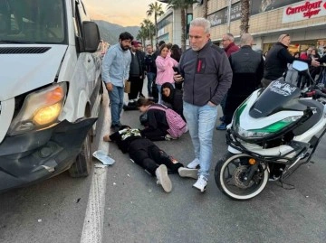 Fethiye'de Minibüsle Motosiklet Çarpıştı: 2 Yaralı