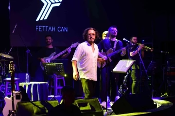 Fettah Can memleketi Bursa’da sahne aldı
