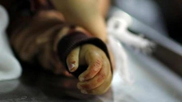 Filistinli kadın tüp bebekle dünyaya getirdiği oğluna veda etti
