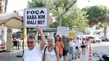 Foça’da deniz ve kıyı kirliliği protestosu
