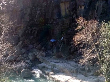 Fotoğraf çekerken 50 metrelik kanyondan düşen Alman turist öldü
