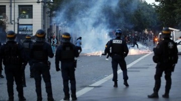 Fransa'da 719 kişi gözaltına alındı