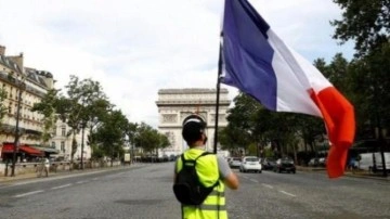 Fransız polisi 103 sarı yelekliyi gözaltına aldı