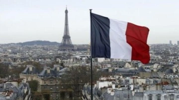 Fransız valiliğin ırkçı paylaşımı tepki çekti