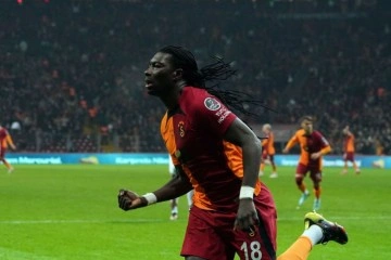 Galatasaray'da Gomis sorunu tatlıya bağlandı
