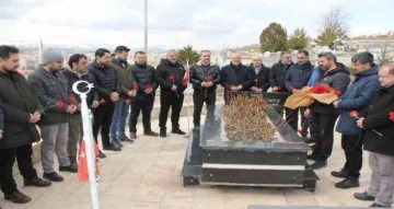 Gazeteci İsmail Güneş mezarı başında anıldı