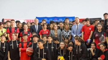 Gaziantep Büyükşehir Belediyesi'nden okullara spor malzemesi desteği