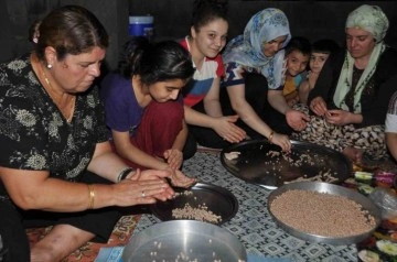 Gaziantep'te Bayram Hazırlıkları İmece Usulü Devam Ediyor