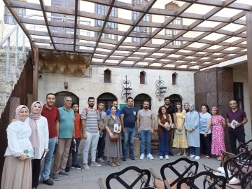 Gaziantep'te ikindi söyleşilerinin konuğu Yazar Gürdamur oldu