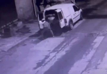 Gaziantep’te iş yerlerinden binlerce liralık hırsızlık anları kamerada