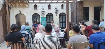 Gaziantep’te kindi söyleşilerinin konuğu Yazar Gürdamur oldu
