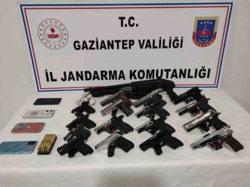 Gaziantep’te Silah Kaçakçılığı Operasyonu: 18 Adet Ruhsatsız Silah Ele Geçirildi
