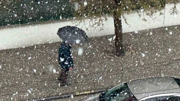 Gaziantep’te yılın ilk kar yağışı
