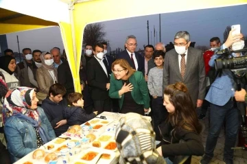 Gaziantep’teki iftar çadırında 210 bin kişilik iftar yemeği ikram edildi
